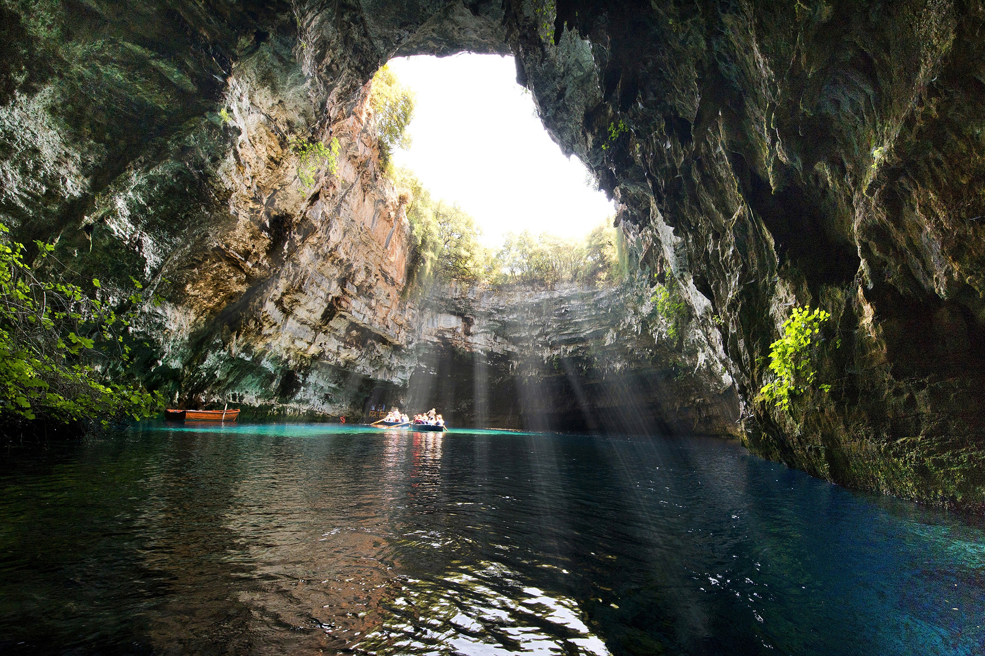 Melissani Cave,Greece