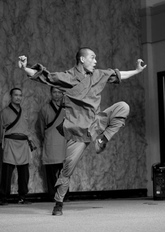 Master Shi Yan Yi 释延义 performing  