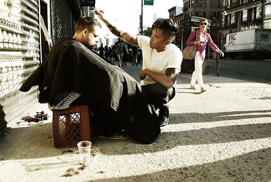 Every Sunday, this hair stylist from New York spends his day giving away free haircuts to the homeless.