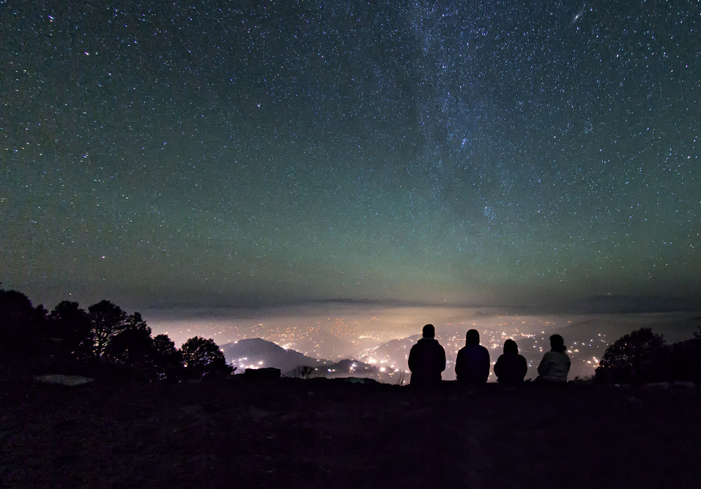 喜马拉雅山的光榮的夜空