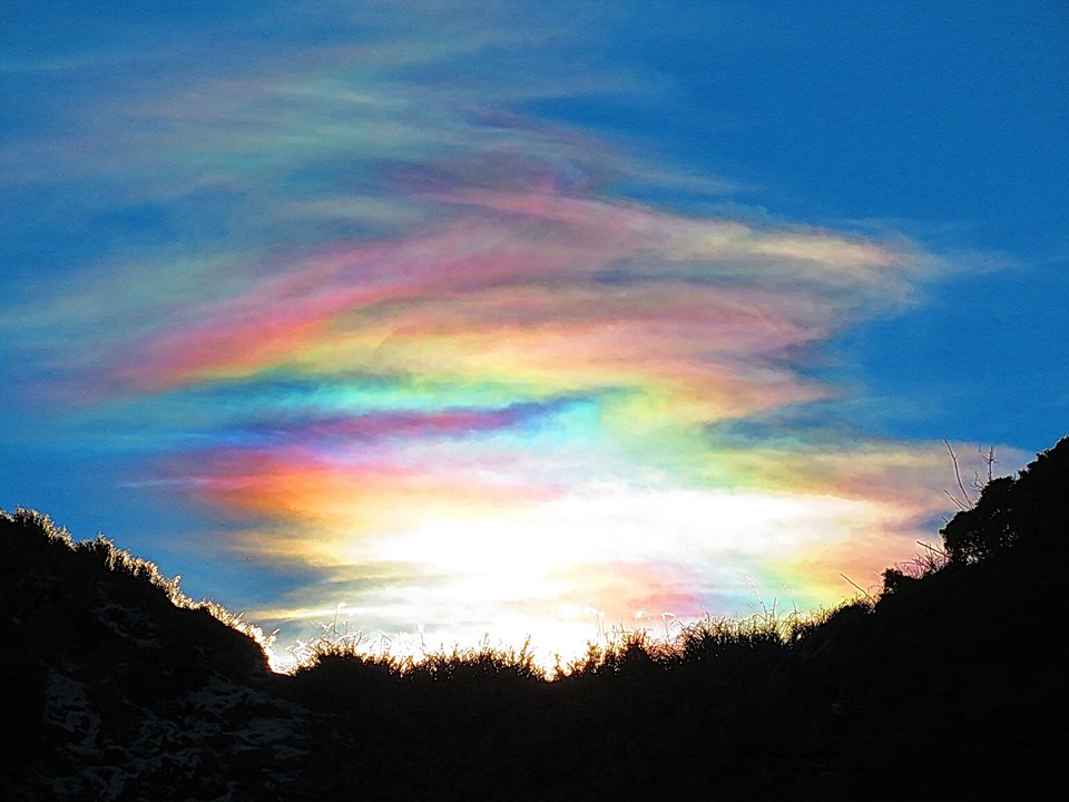 1601.14_合歡山上彩虹雲_昴宿星雲船.jpg