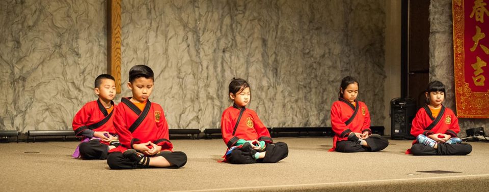  在春节时分，释延义师傅在少林寺指导学生们。  原网址:  21/2/2019 International Shaolin Disciples Society  