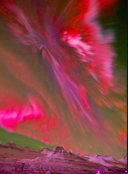  原网址：https://sola.ai/jacques_17425/very-nice-aurora-borealis-403516007   