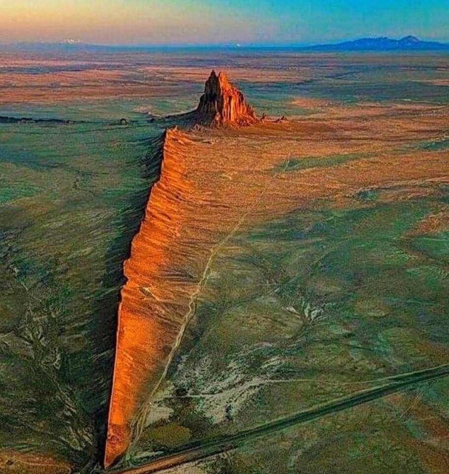 TSÉ BIT'A'Í (Rock with Wings) or Shiprock, New Mexico 🔸 Sacred site of the Navajo.jpg
