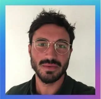 Clique ici pour découvrir le témoignage vidéo de Gustave