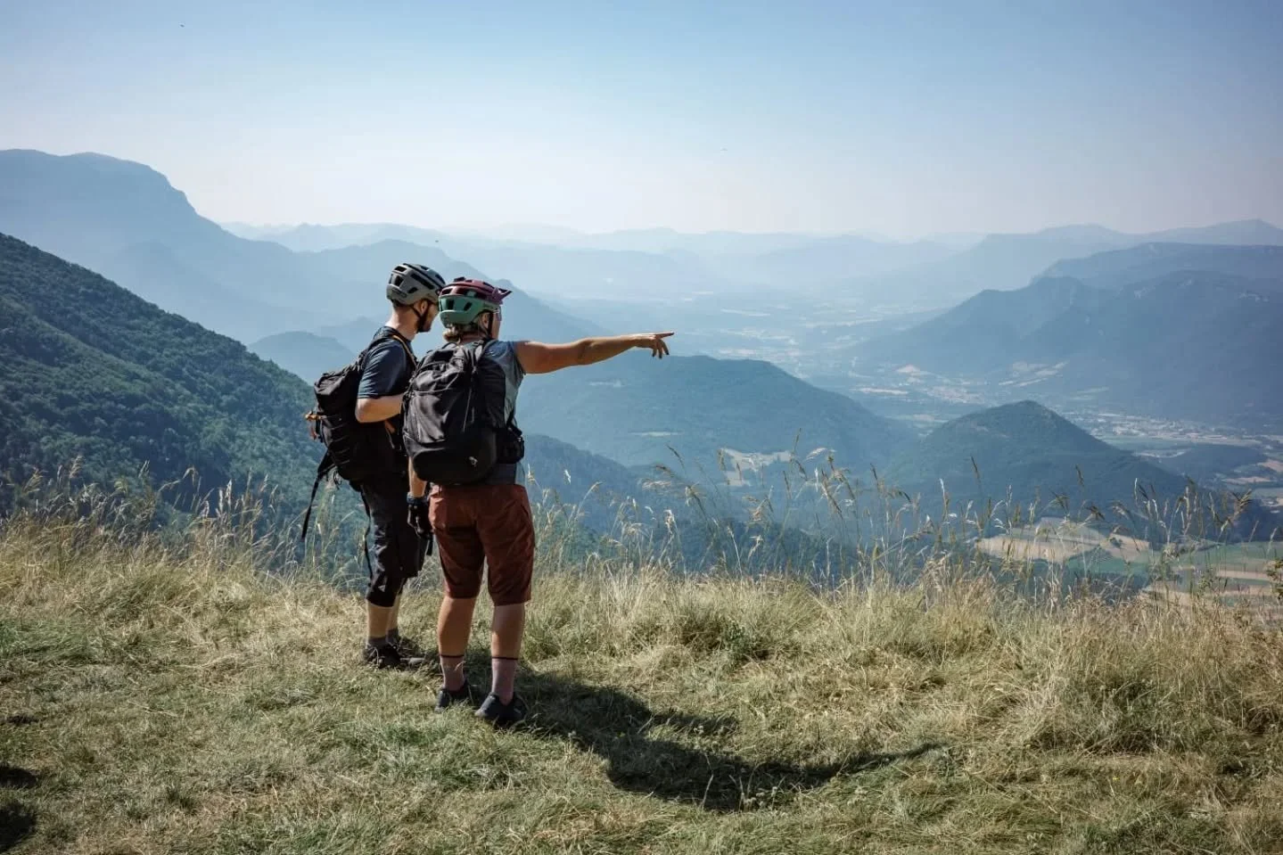 Adapting to the heat, but the good times keep rolling! ☀️
We’re making the most of the conditions with a fantastic crew - seeking out shade where we can, keeping things fun and relaxed, and still soaking up those incredible views this area is
