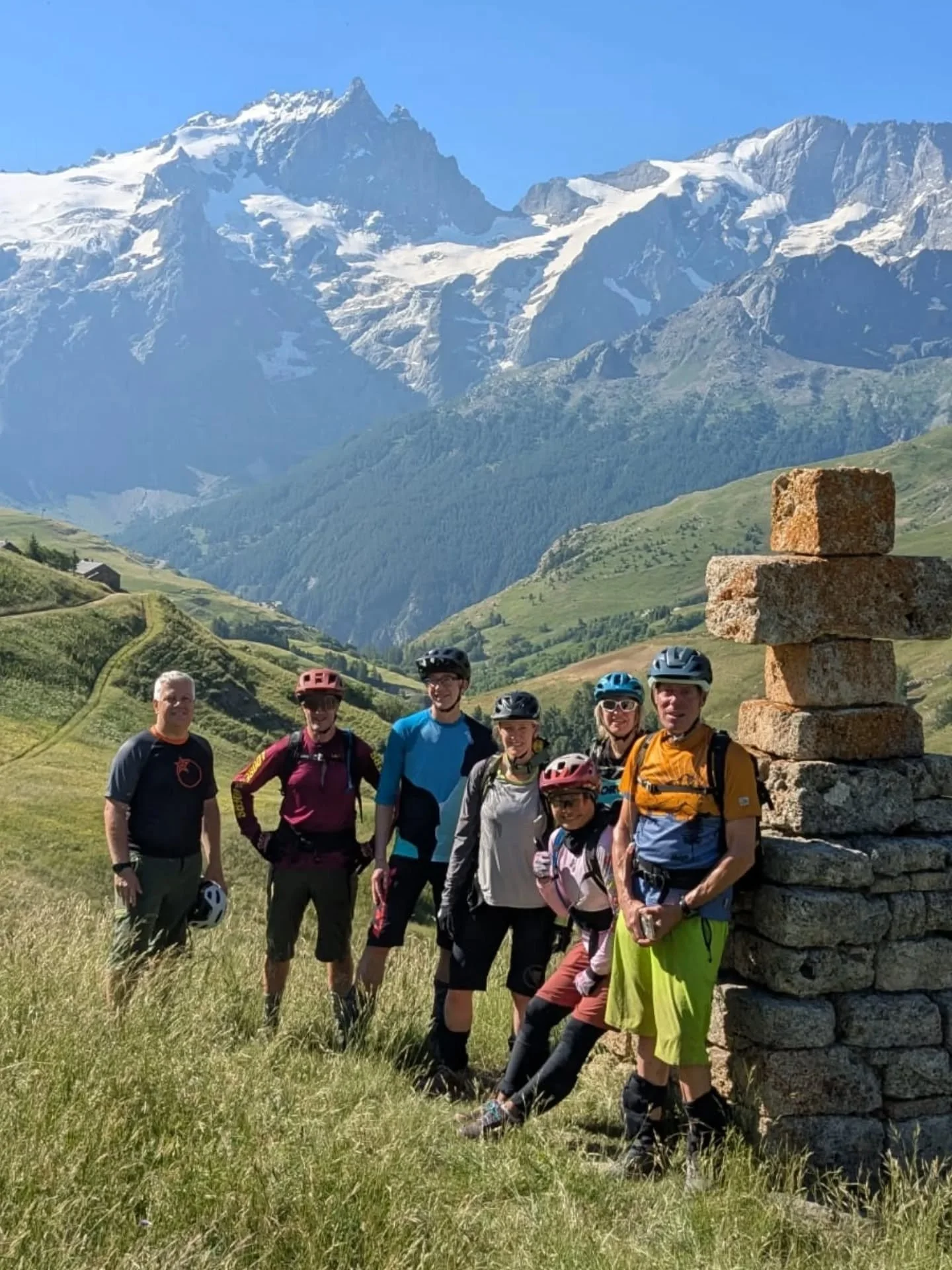The Hautes-Alpes Enduro Safari is underway - and what a week it's shaping up to be! ☀️🚵
We've chosen to focus on our favourite slice of this vast region, linking up iconic alpine spots with epic descents, wild scenery, and some incredible trail var
