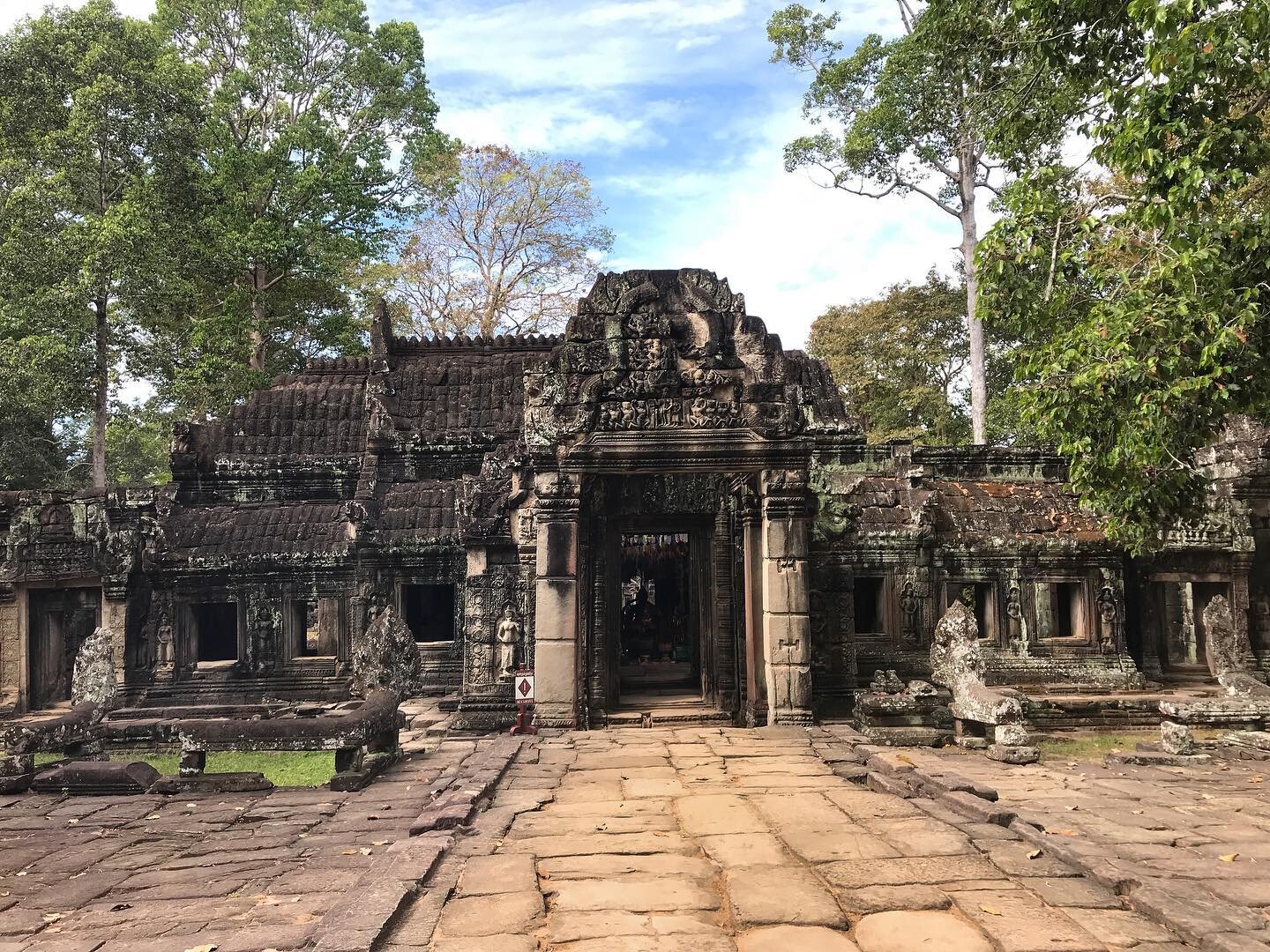 Day 3: As we said yesterday, we are going to be sharing a different picture every day of all the countries we have visited over the last 3 years...36 countries in total and in alphabetical order.  So today, we have Cambodia 🇰🇭 !  Here is just one o