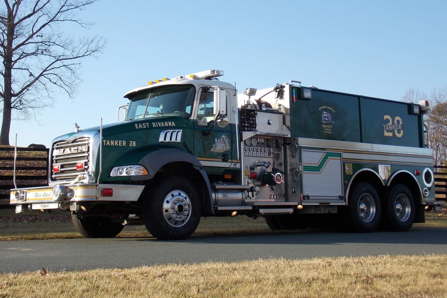TANKER 28 • 2008 MACK GRANITE, DRY-SIDE TANKER • 2,500 GALLONS OF WATER