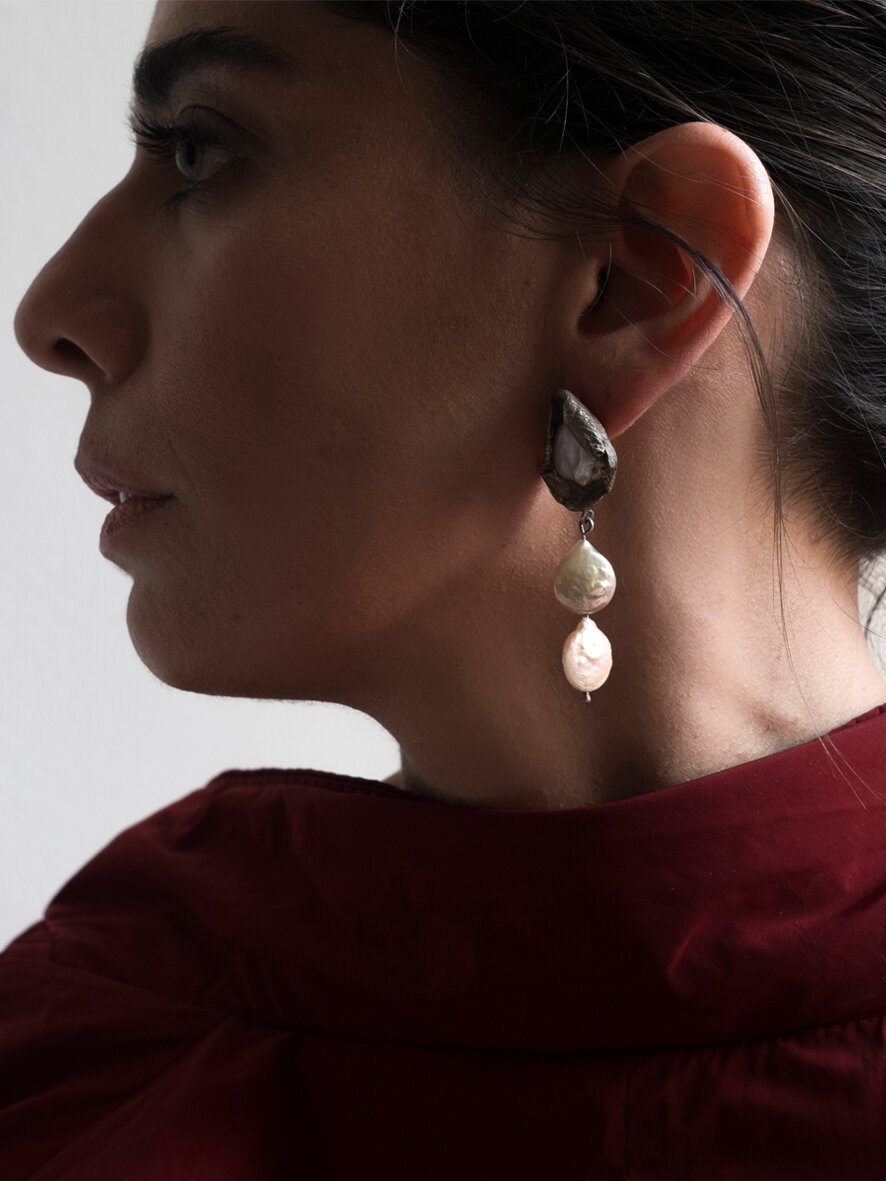 earring tepual circular pearl long - shibuichi and pearls