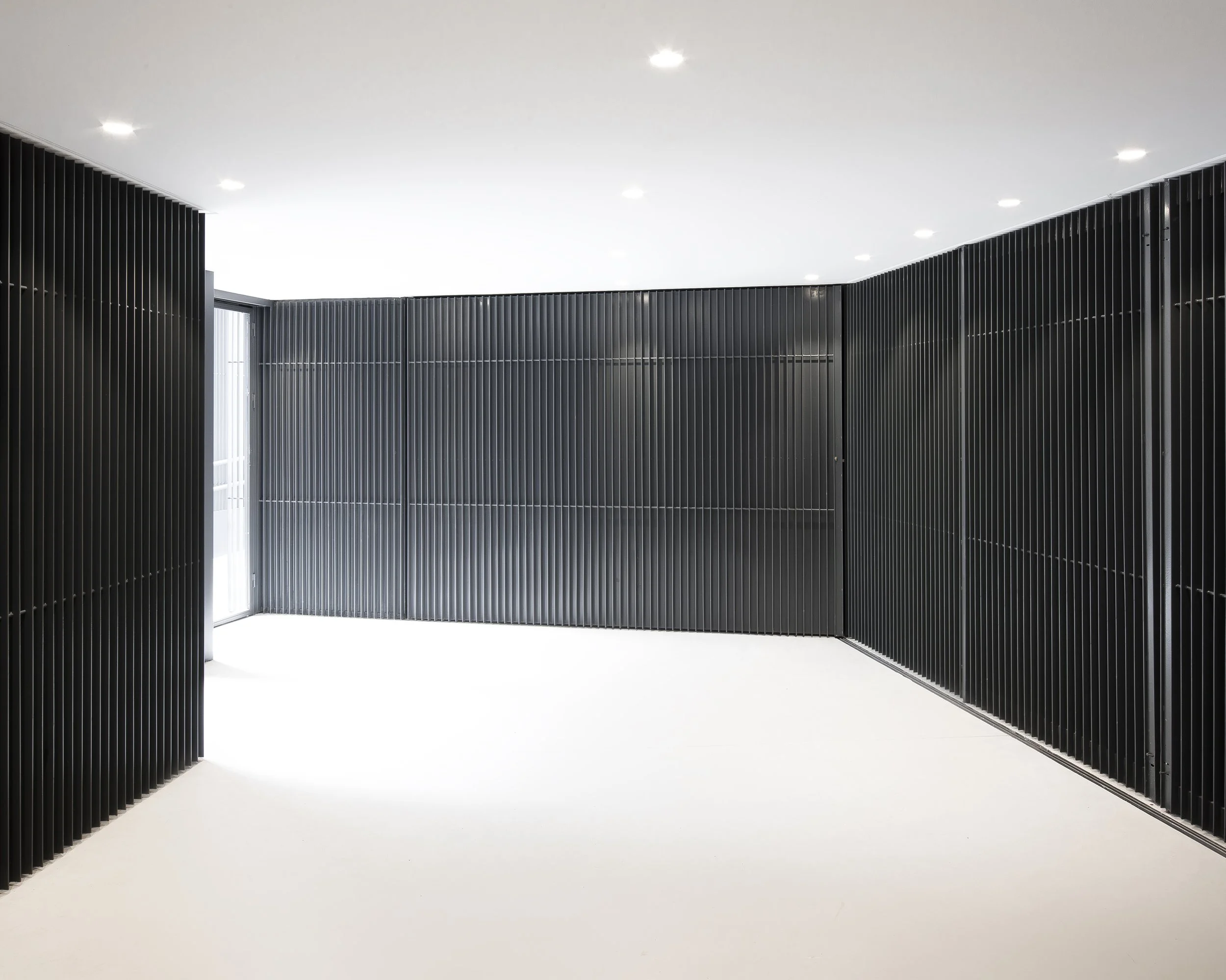    azalera/surface:   500m2    urtea/year:   2017    kokapena/location:   Valencia    arkitektoak/architects:   Alex Etxeberria, Amelia Almenar, Eduardo Landia    argazkiak/photos:   Max Hart Nibbrig 
