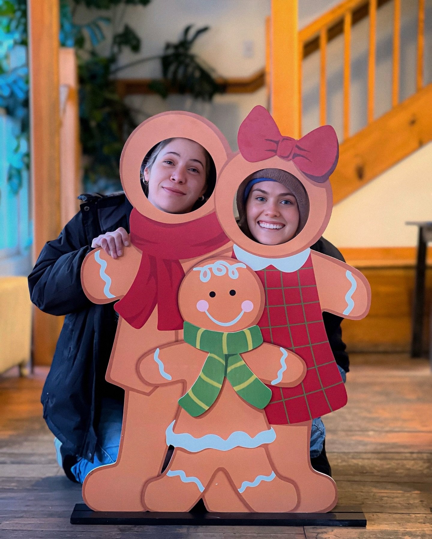 .
&lsquo;Tis The #Holiday Season 📸
#TeamAwesomeMVC #fypシ 
#MonVertCaf&eacute; #Gingerbread
#TisTheSeason #Fun #FYPP
#WoodstockVermont #Pose