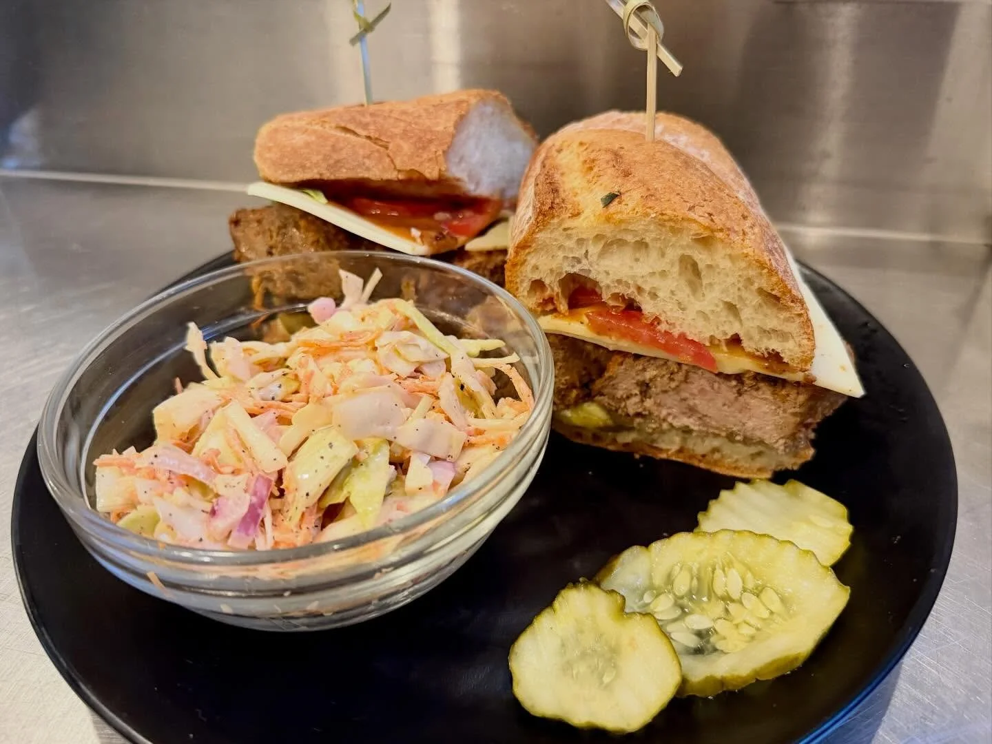 Cold weather calls for comfort food! Come on in to try Chef Scotty&rsquo;s all beef homemade #meatloaf. 😋

#woodstockvt #monvertcafe #vermont #teamawesomemvc