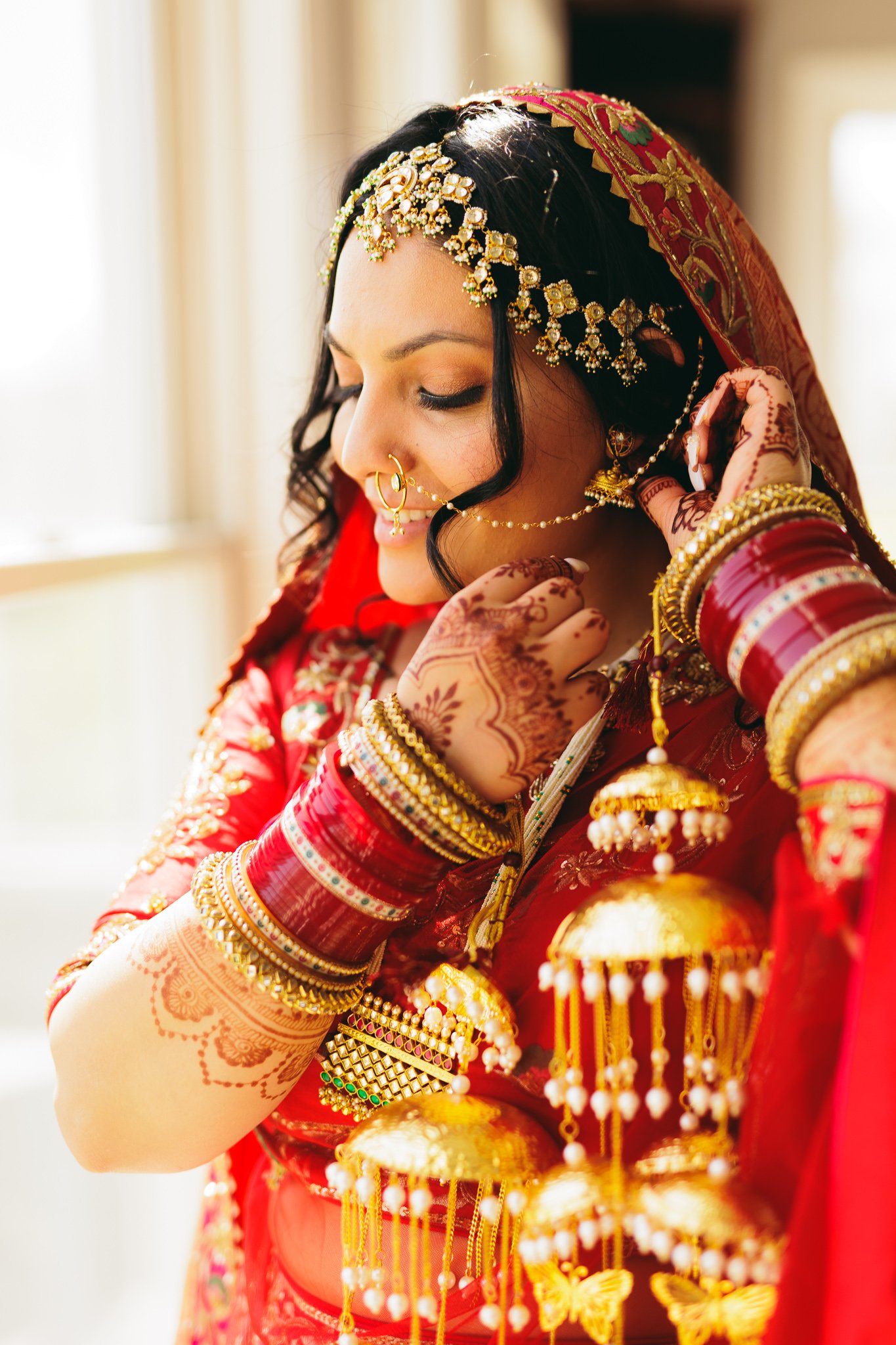 Joyti's Portrait with her Punjabi outwit on Sikh wedding at Bridgewater Gurudwara