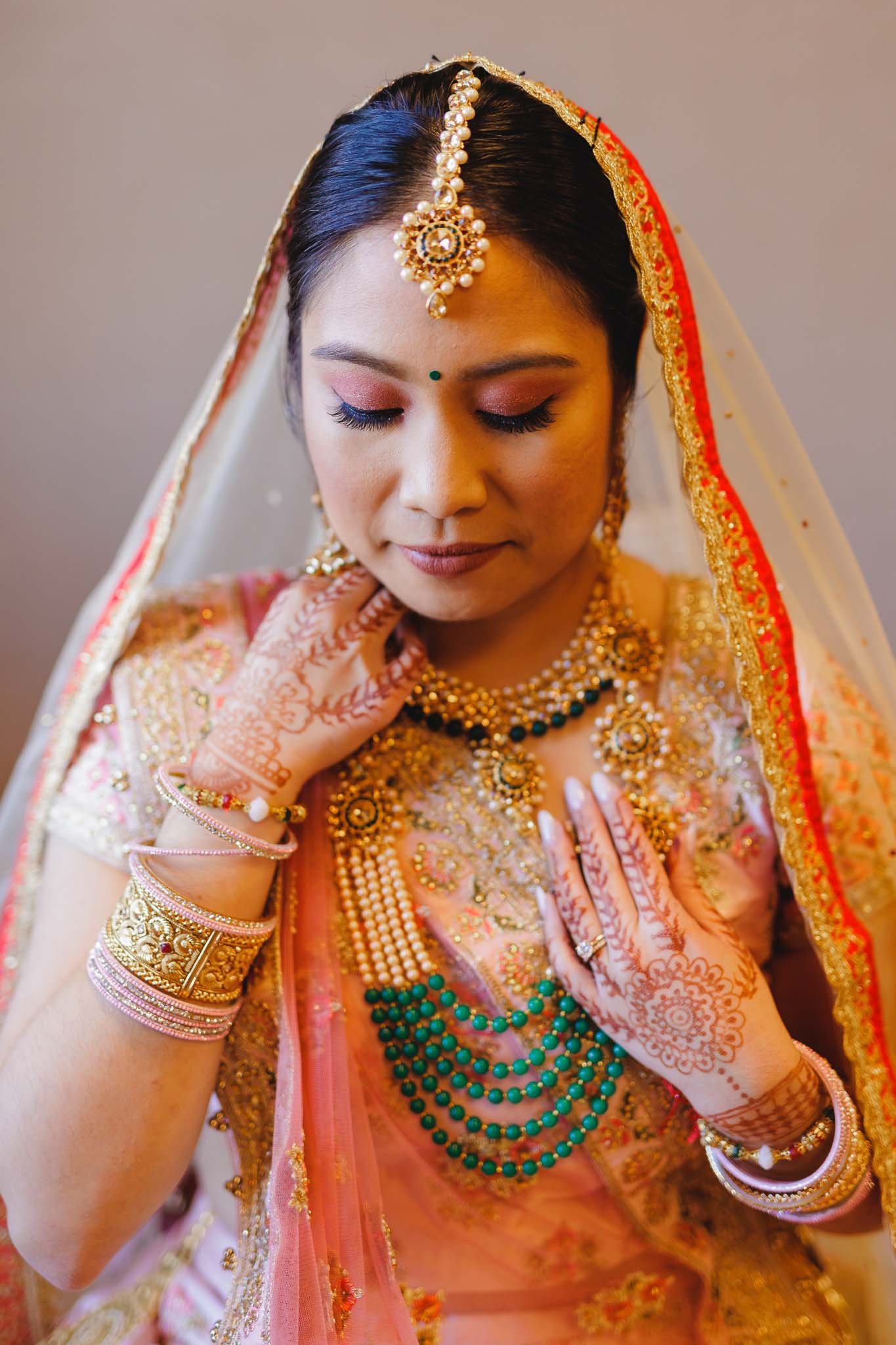  indian bride with astonishing dress and jewelry