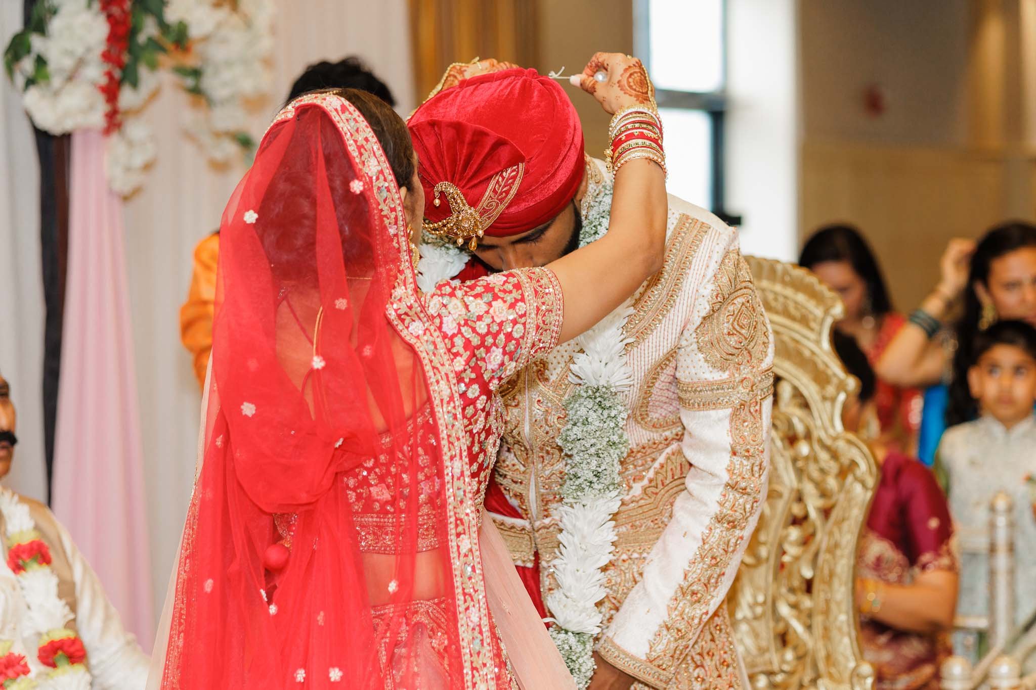 gujarati wedding varmala exchange