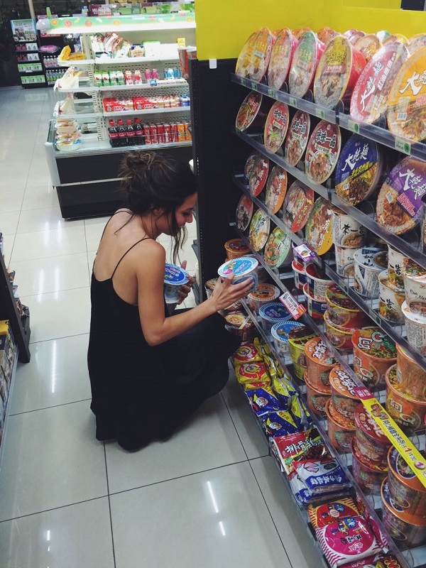 But first, 7-11 stop for late night instant noodo