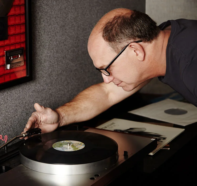 scott-hull-turntable.jpg