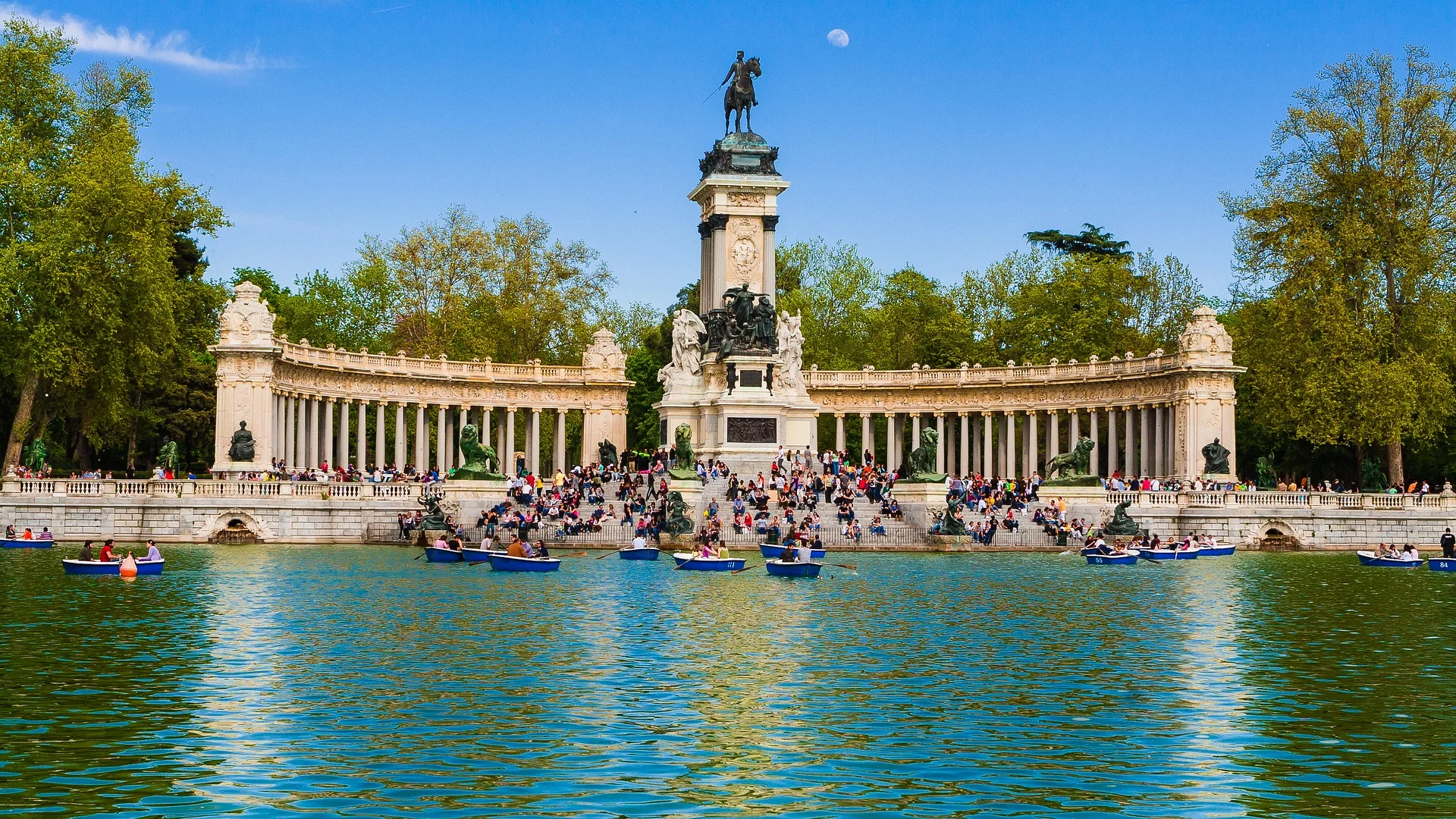 madrid-2179974_1920.jpg