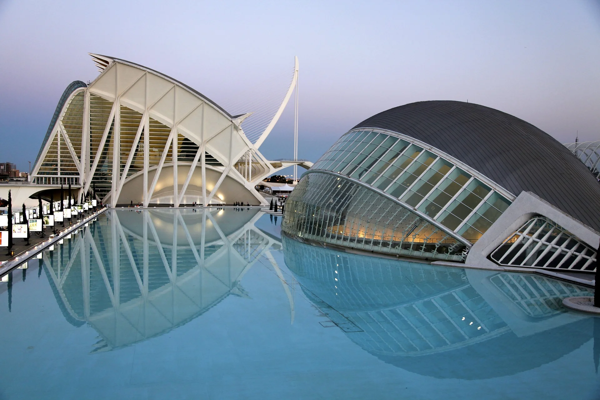 architecture-2219681_1920 (1).jpg