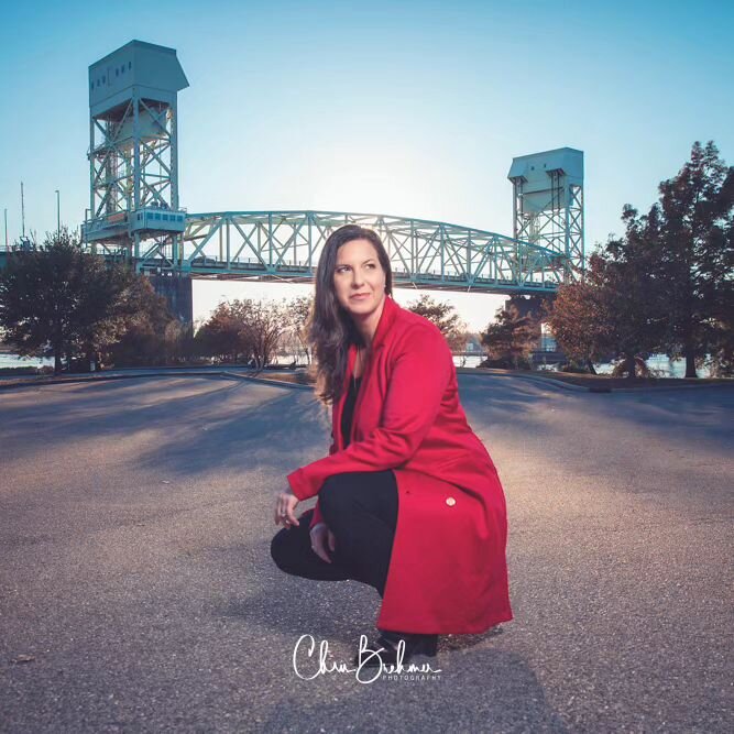 Connect with your clients through your business branding. Get the professional photos that tells your professional story.
.
.
.
.
.
#businessbranding #local #entrepreneur #selfmade #wilmingtonnc #commercialphotography #lifeisgood #redcoat #coaching #