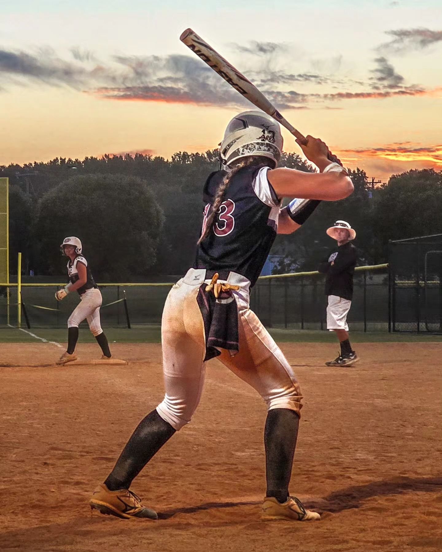 Batter Up!
Sports portraits that don't bore.
.
.
.
.
.
#softball #elite #sportsphotography #sunset #bat #wilmingtonnc #cleats #photo #photographer