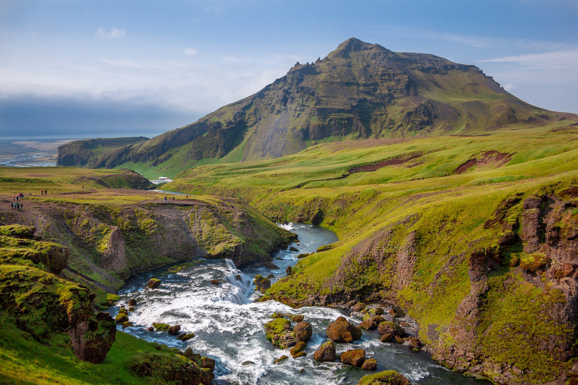 best backpacking trips and hiking in iceland: laugavegurinn.