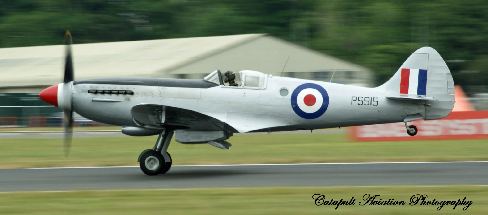 Spitfire 3 Take off.jpg