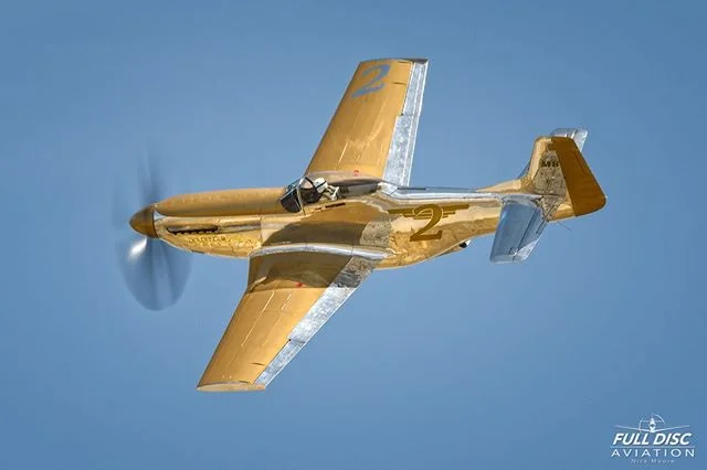 Goldfinger with it's clipped wings making a hot lap around the Chino Airport simulating an air race with serval other speedy friends. .
Stay tuned for lots of @planesoffame content! -nm @gravity.images .
.
#p51 #mustang #warbird #airrace #speed #avia