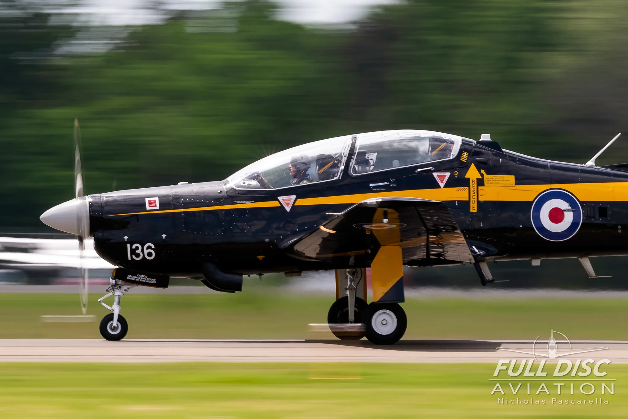 leeleets_tucano_landing__aviation__nickpascarella_nicholaspascarella_fulldiscaviation_leasewebmanassasairshow.jpg