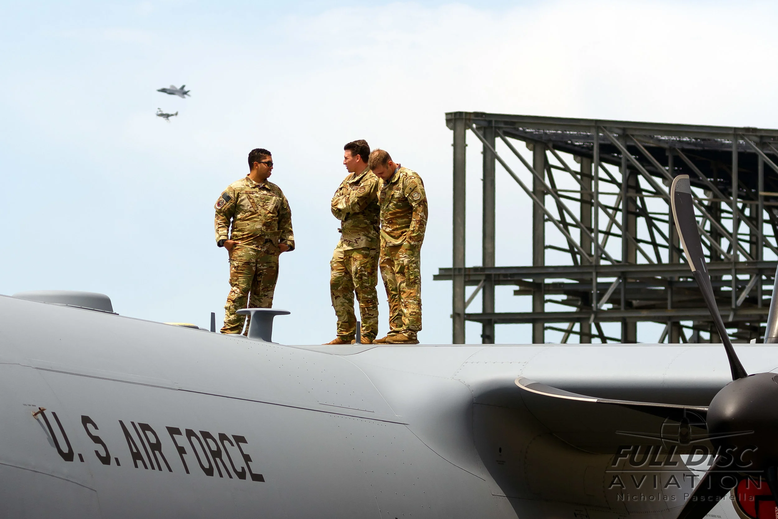 wingsoverwayne_heritageflight_nicholaspascarella_fulldiscavation_aviation_airshow.jpg