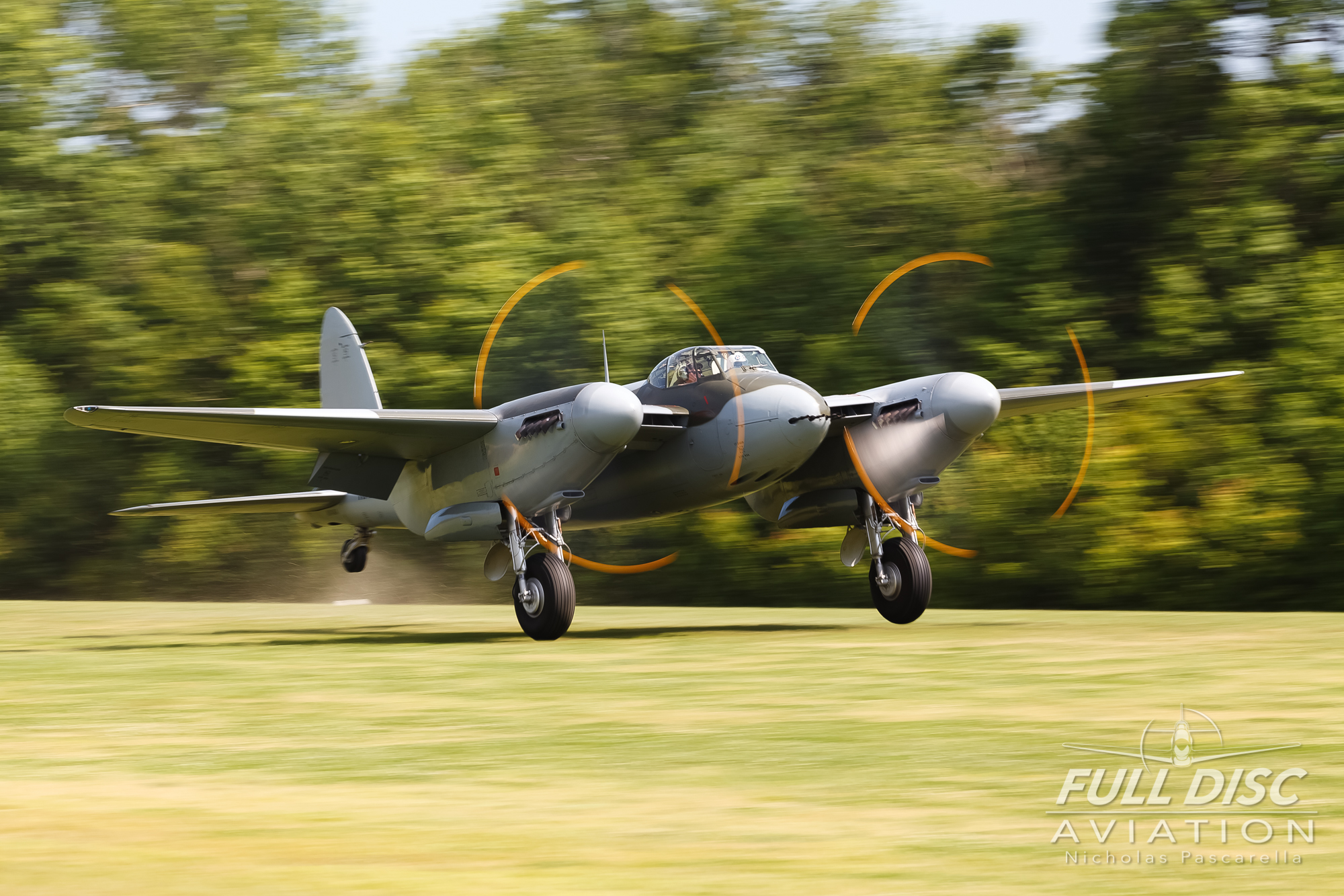 nickpascarella_nicholaspascarella_fulldiscaviation_aircraft_mosquito_dehavilland.jpg