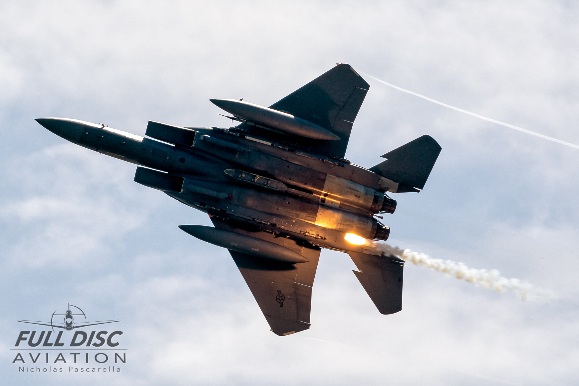 nickpascarella_nicholaspascarella_fulldiscaviation_aircraft_f15_flares.jpg