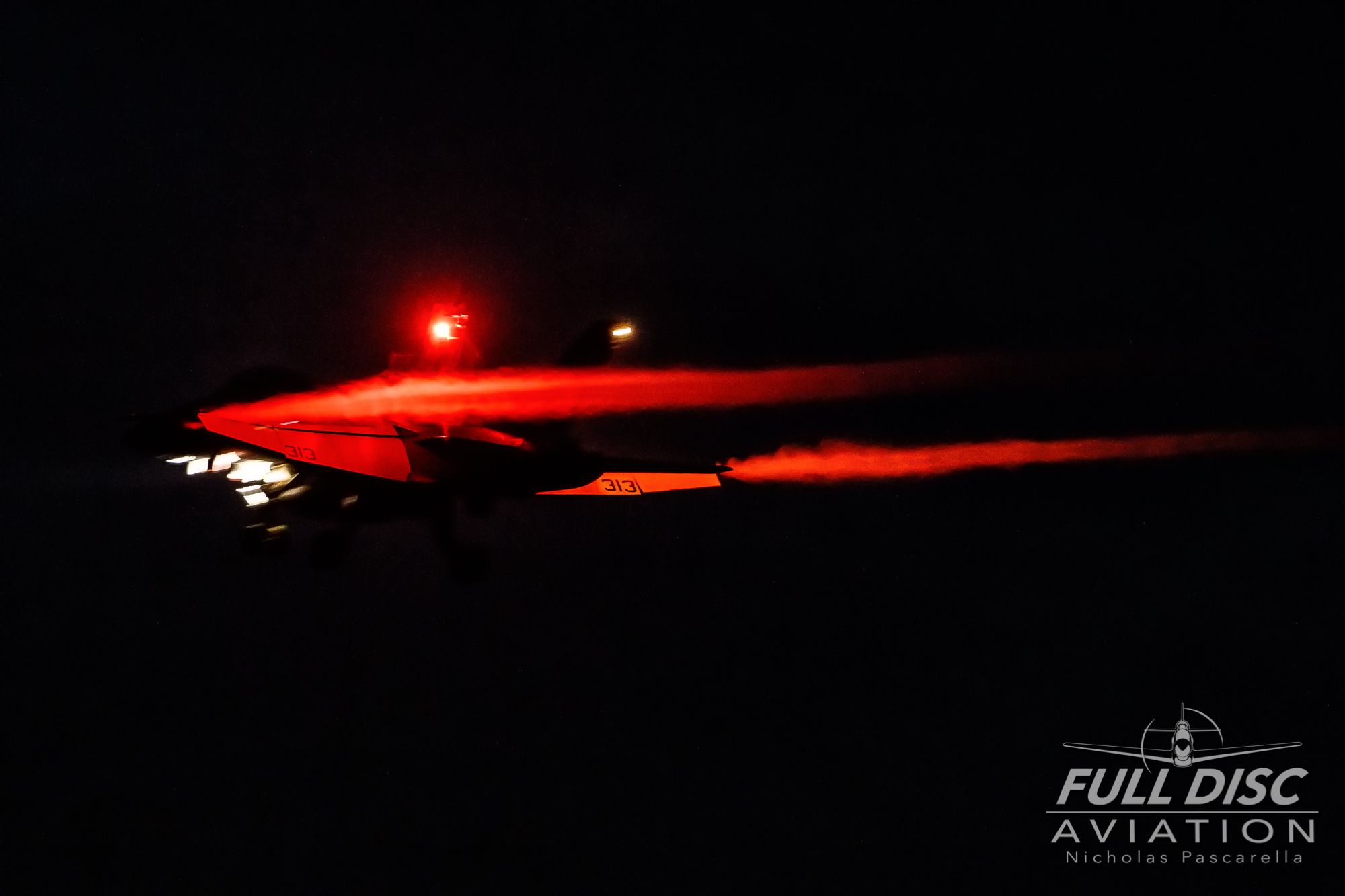 nickpascarella_nicholaspascarella_fulldiscaviation_aircraft_beacon_vapor_f18_superhornet.jpg