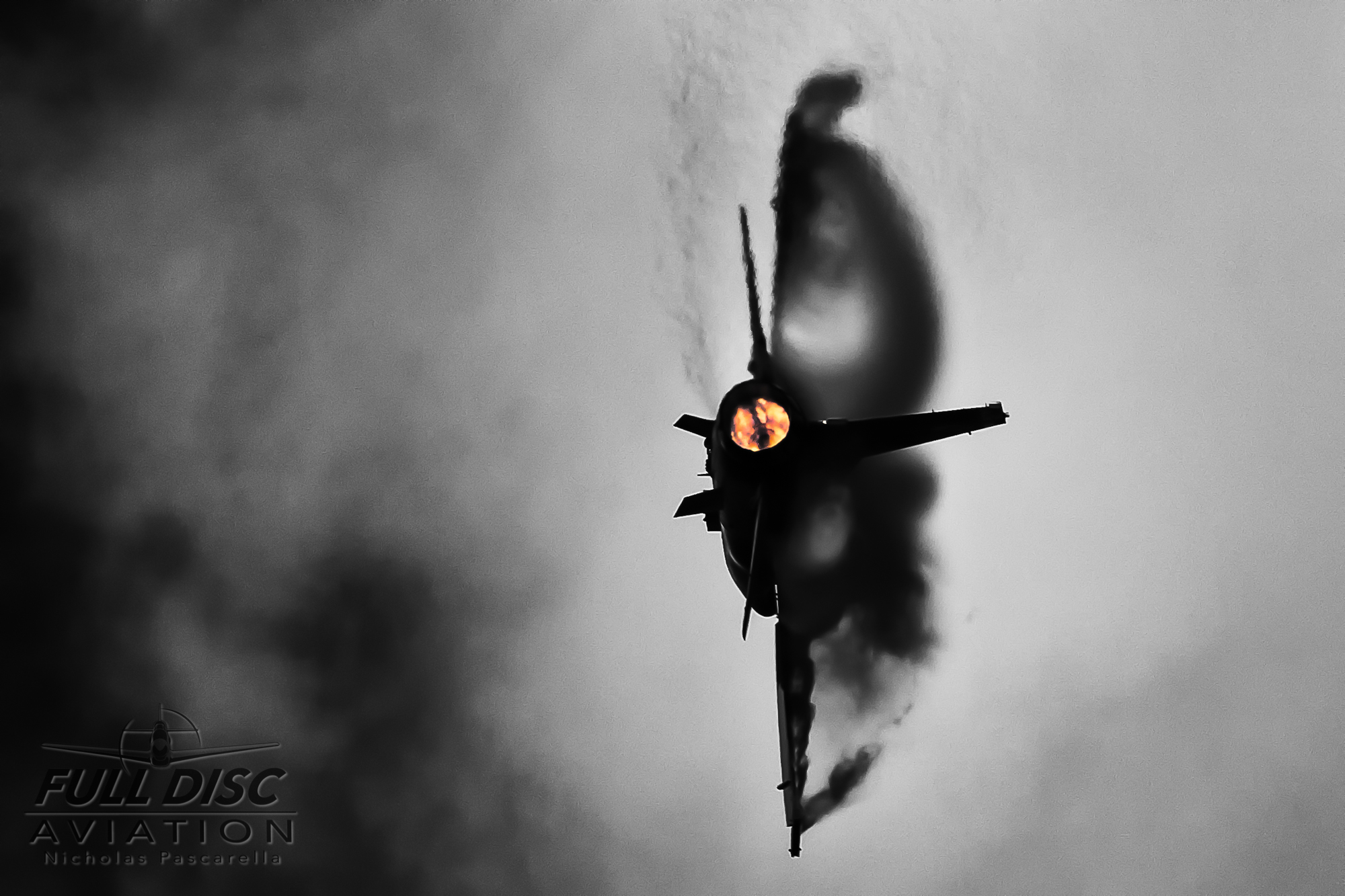 nickpascarella_nicholaspascarella_fulldiscaviation_aircraft_f16_turnandburn.jpg