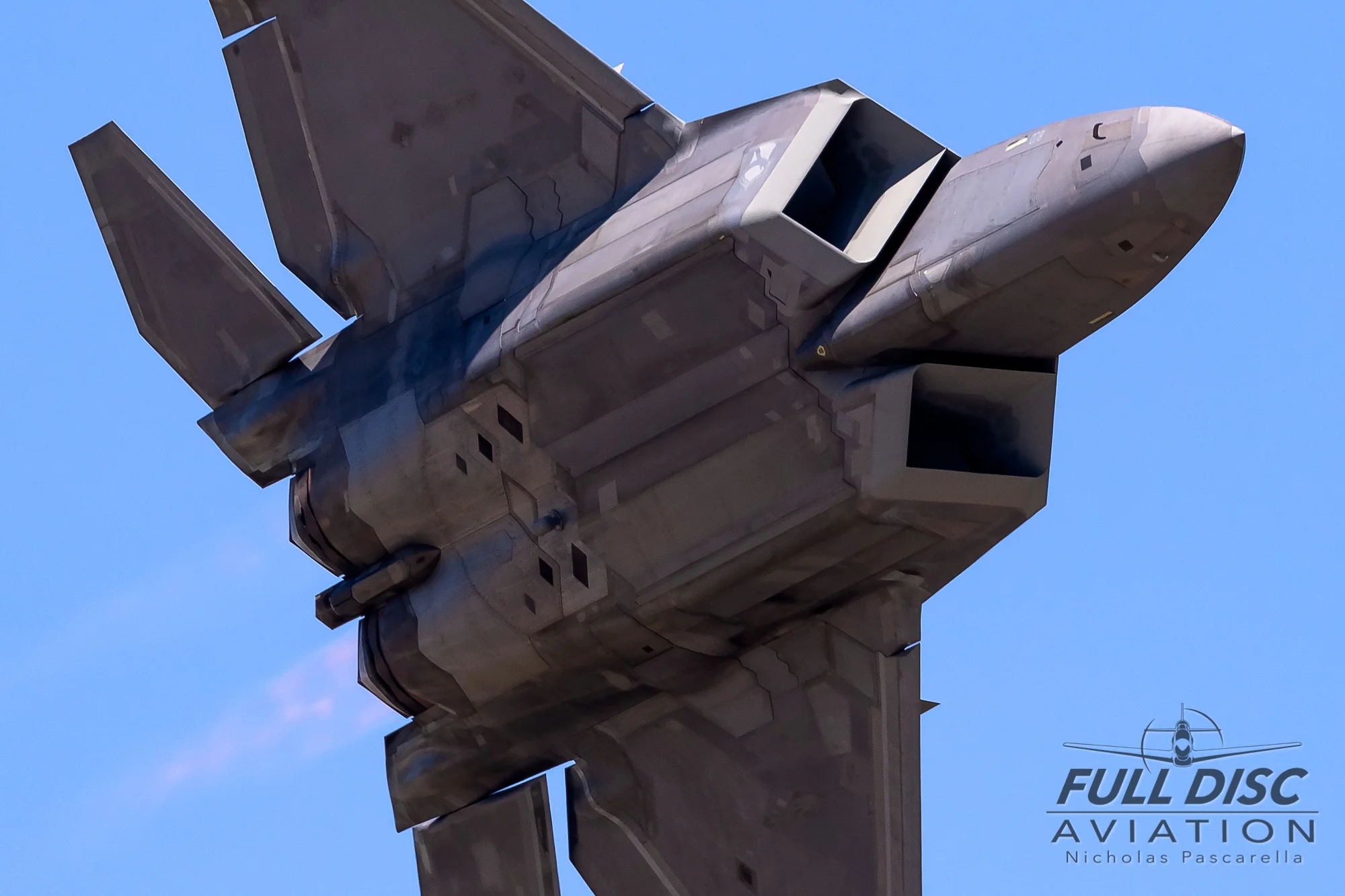 f22_underbelly_burners_turnandburn_nickpascarella_fulldiscaviation.jpg