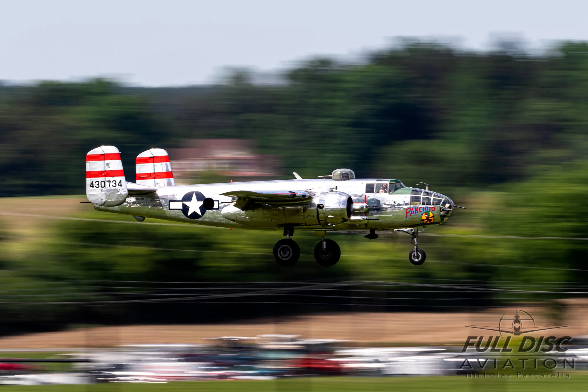 wwiiweekend_warbird_fulldiscaviation_nickpascarella_nicholaspascarella_b25_panchito_landing_panning.jpg