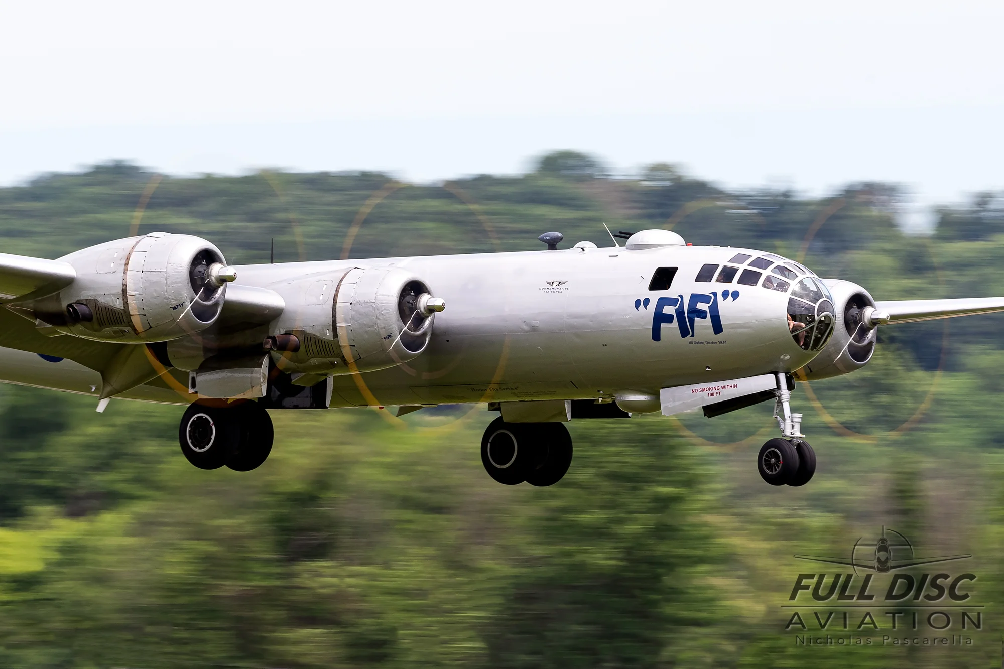 wwiiweekend_warbird_fulldiscaviation_nickpascarella_nicholaspascarella_fifi_landing.jpg