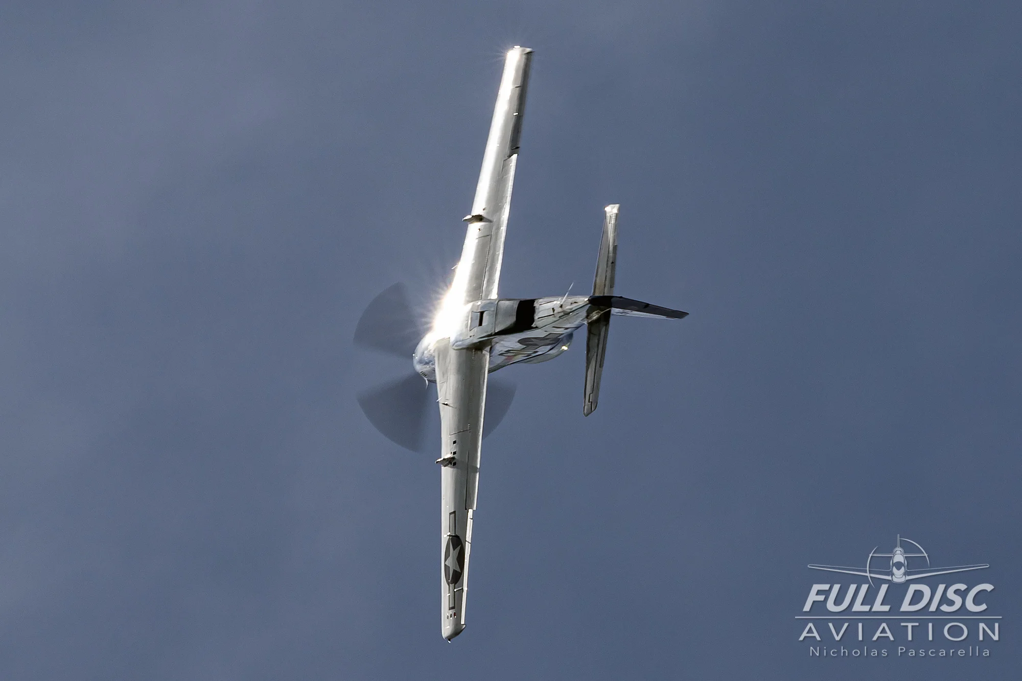 wwiiweekend_warbird_fulldiscaviation_nickpascarella_nicholaspascarella_p51_straightup.jpg