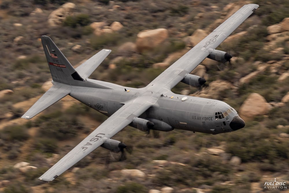 Kyleokamoto_c130_aviationphotography_sidewinder.jpg