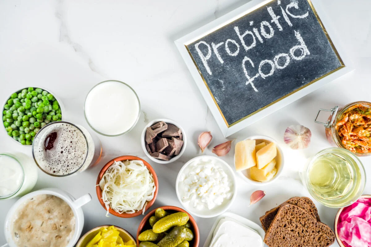  Cibi fermentati e microbioma: tutto ciò che dovresti sapere  |  Immagine: https://www.kissunclinics.com/fermented-foods-vs-probiotics/ 