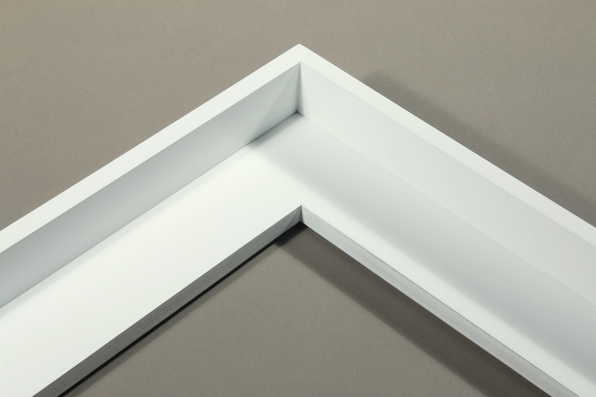 Contemporary closed corner art frame