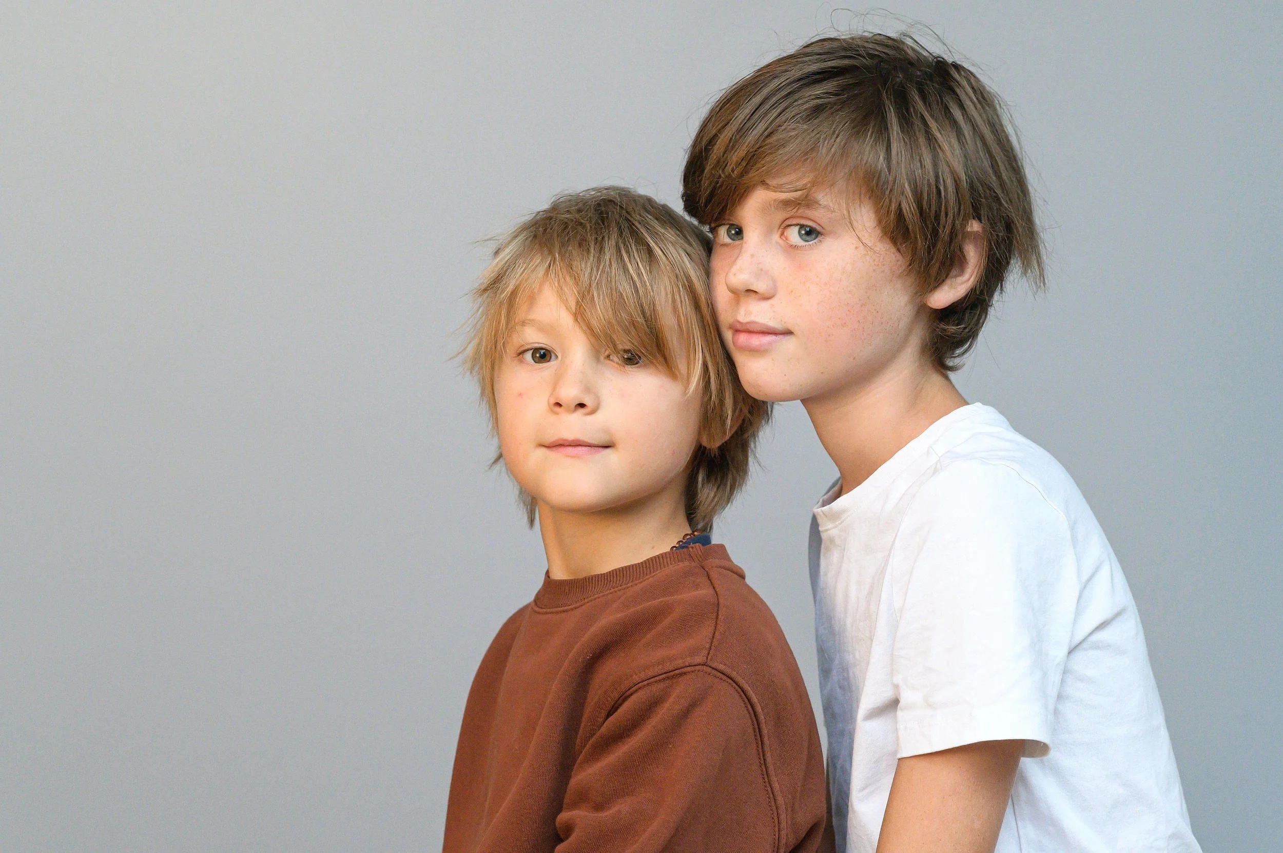 broers en zusjes schoolfoto's voor ouders en opa's en oma's
