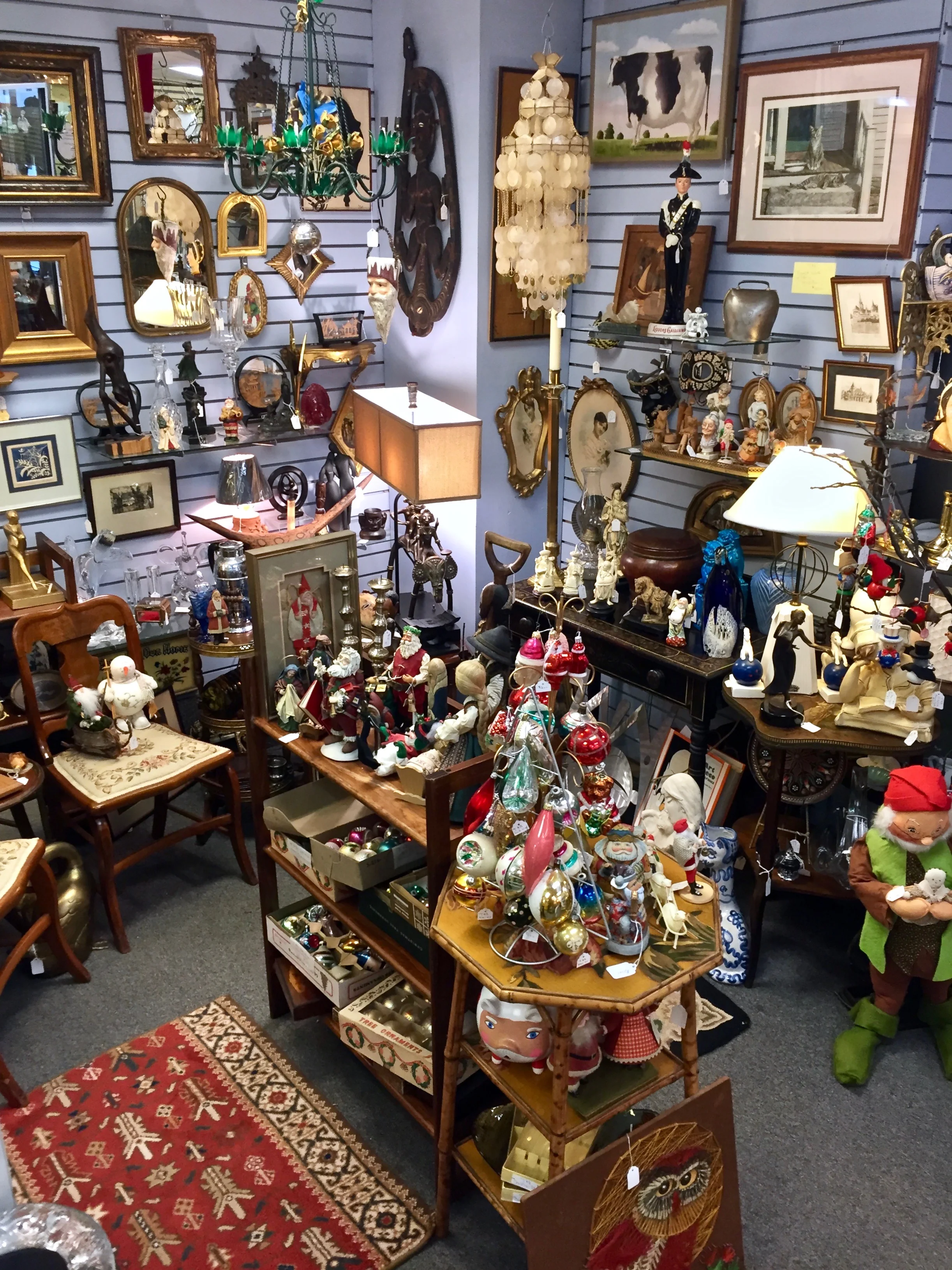 TOM & ARNOLD COLLECTIBLES & ANTIQUES Tom Dwyer and Arnold Buchiane are both long time collectors and now enjoy sharing their finds and collections with others. Sculpture and unusual items are of special interest.