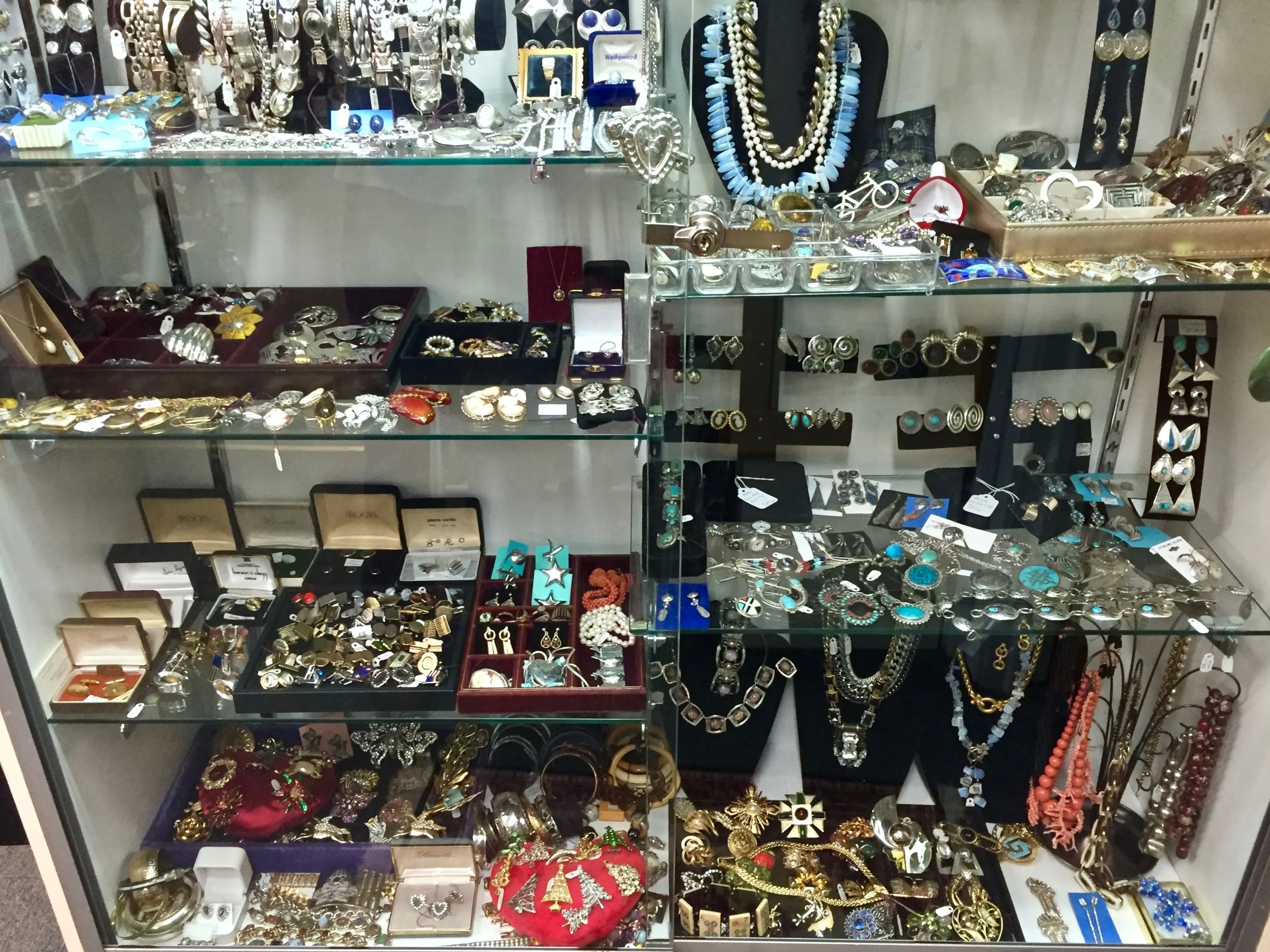 Maryanne Newman Antiques