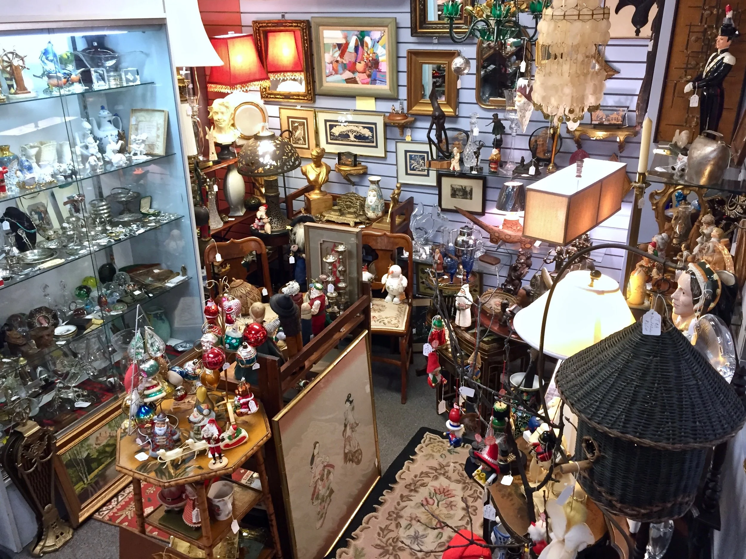 Tom & Arnold Collectibles & Antiques