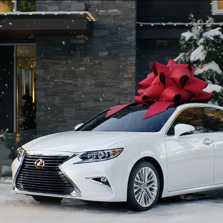 Lexus_2015_December_to_Remember_Snow_Globe_C49E353EE2FEE30CD5FB538A2F05744C1912FFCF-e1448306683158.jpg