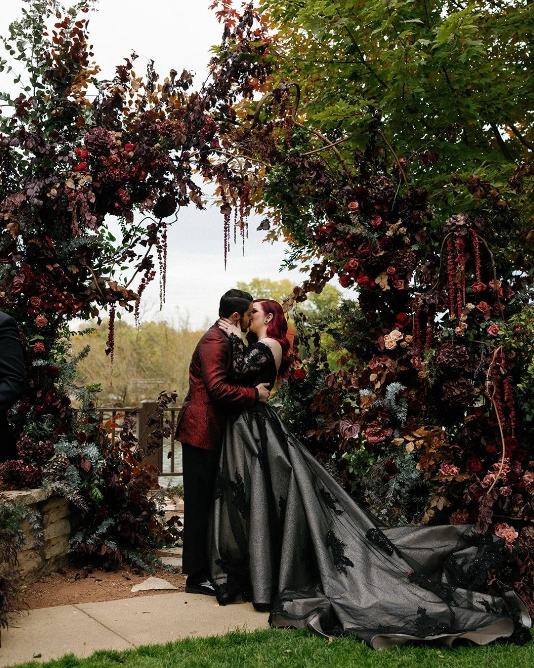 A Valentine's Day treat from us to you 💌

Alyssa + Mikey's day is up on the blog and the romance is couldn't be more real. A sneak peek of Noelle's thoughts on the day below, and full post via the link in our bio!

❤️ Happy Heart Day, lovers! ❤️

Ge