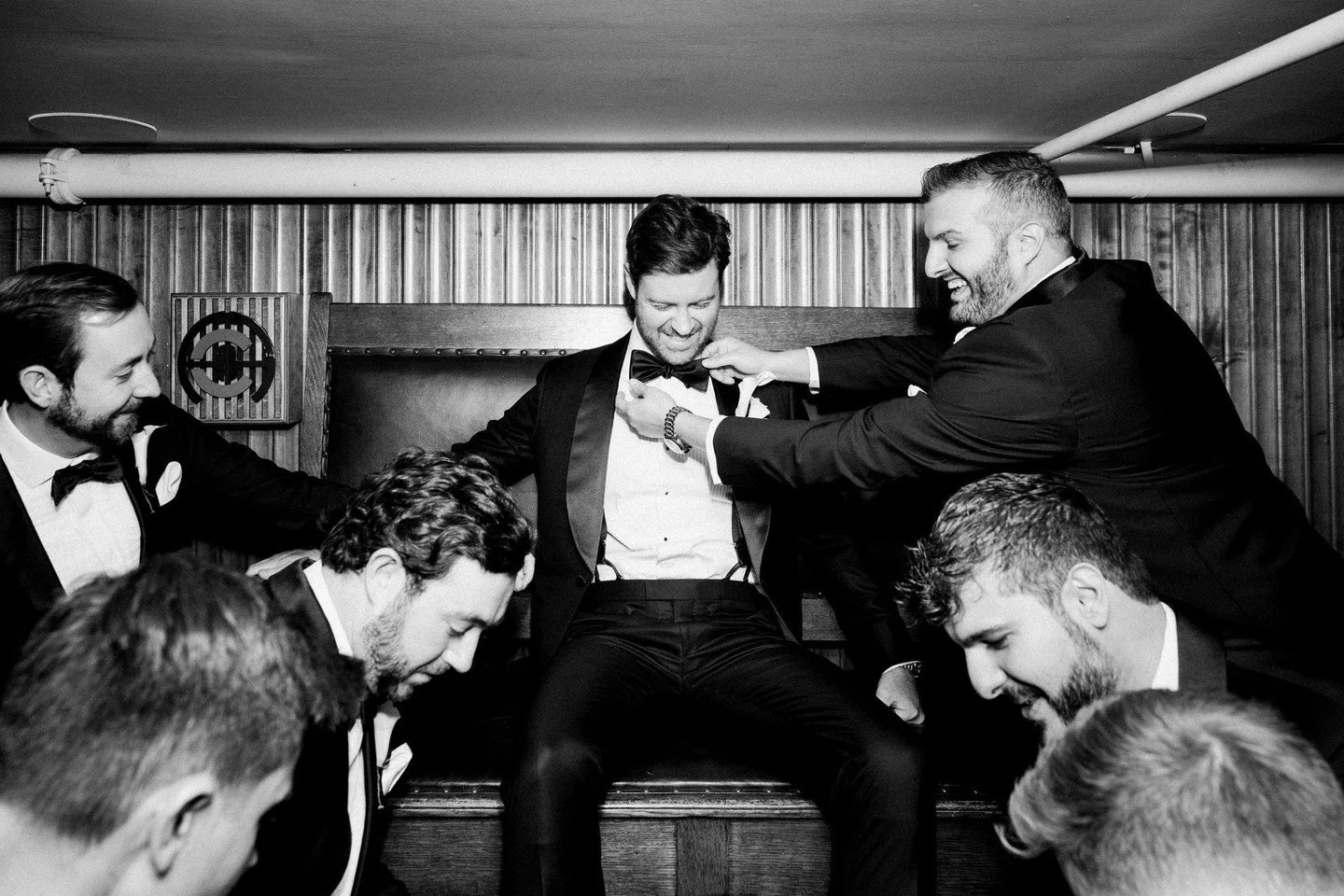 Jonathan's finishing touches brought to you by the bros 😎

&bull;
&bull;
&bull;

📸 @cristinagphoto
💒 Saint Clement Catholic Church
🍽️ 🏡 @chicagoathletichotel 
🌃🍽️ @portilloshotdogs
🍰  Cake Chicago
📋 @olivefineweddings
💐 @thelocalpetaler
💁&