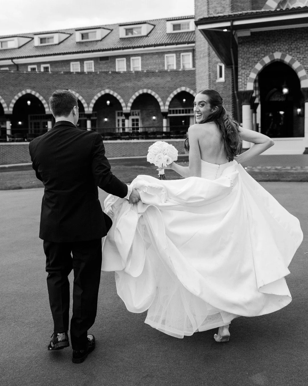Running into forever with J+J 🤍

&bull;
&bull;
&bull;
👰🏻&zwj;♀️ @juliaggiannelli
📸 @sherahg 
🏡 @medinahcountryclub
💒 @stmaryreligioused
📋 @olivefineweddings
📽 @oldnorthfilmco
💐 @ashlandaddison
🍰 @delishcakes630
💌 @catherinesullivandesign
 